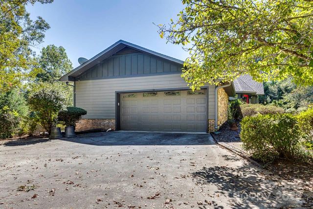 285 Old Batson Road, Taylors, SC 29687