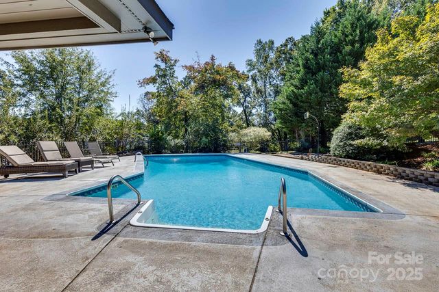 285 Old Batson Road, Taylors, SC 29687