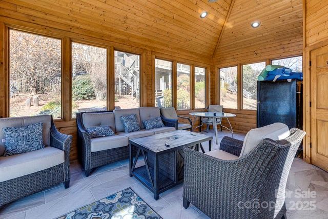 285 Old Batson Road, Taylors, SC 29687