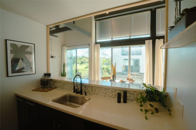 4801 S Congress Ave H5, Austin, TX 78745