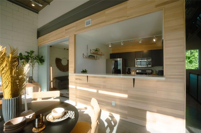 4801 S Congress Ave H5, Austin, TX 78745