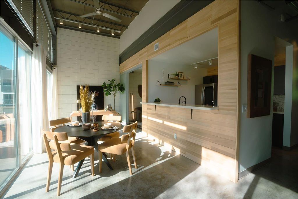 4801 S Congress Ave H5, Austin, TX 78745