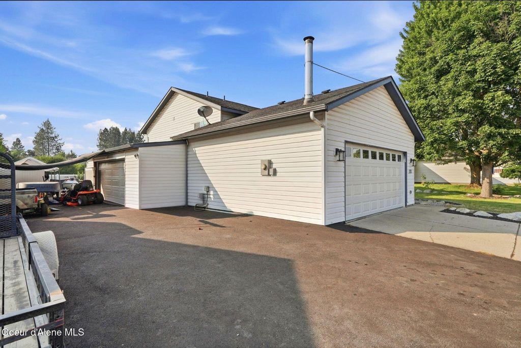 6619 W Silverado St, Rathdrum, ID 83858 photo 3