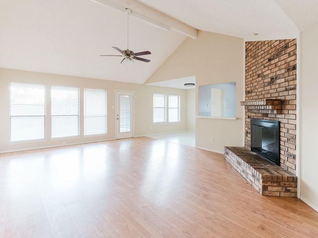 6825 Longleaf Lane, Fort Worth, TX 76137