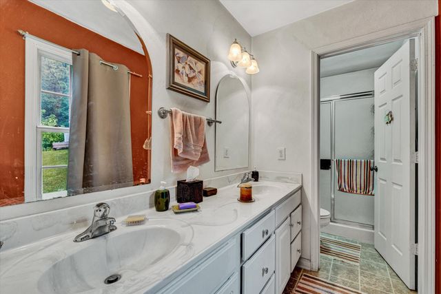 7123 Tall Oak LN, Roanoke, VA 24018