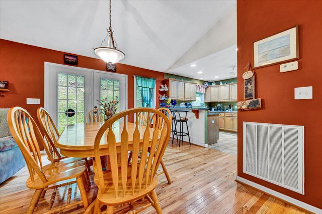 7123 Tall Oak LN, Roanoke, VA 24018
