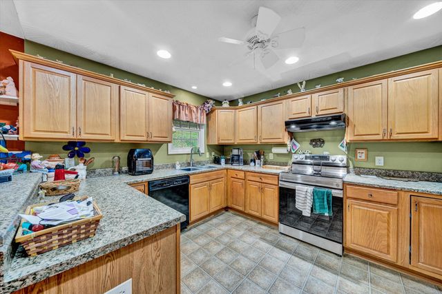 7123 Tall Oak LN, Roanoke, VA 24018
