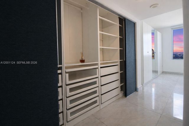 92 SW 3rd St 4310, Miami, FL 33130