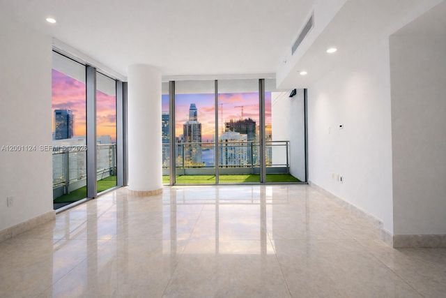 92 SW 3rd St 4310, Miami, FL 33130