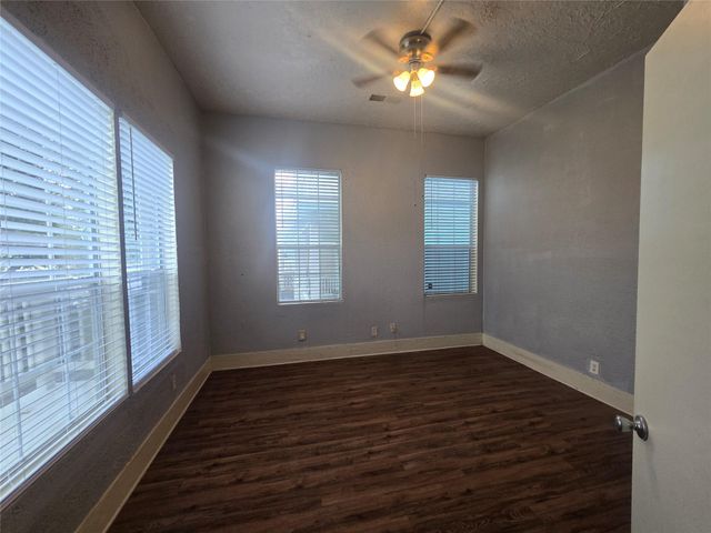 3523 Winnie Street, Galveston, TX 77550