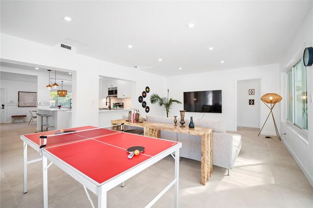 1360 NE 138th St, North Miami, FL 33161