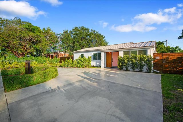 1360 NE 138th St, North Miami, FL 33161