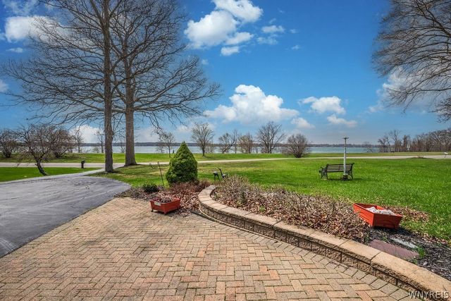 1255 West River Road, Grand Island, NY 14072