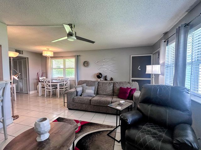 240 W Horizons W 108, Boynton Beach, FL 33435