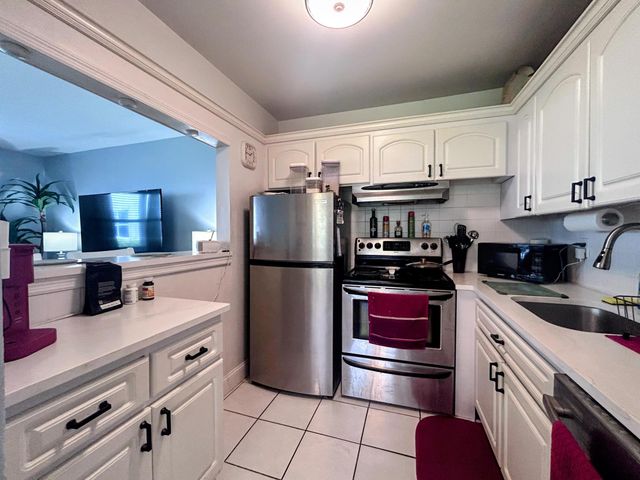 240 W Horizons W 108, Boynton Beach, FL 33435