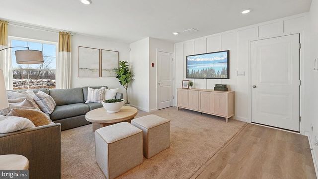 572 SWAMP CREEK RD, Bechtelsville, PA 19505