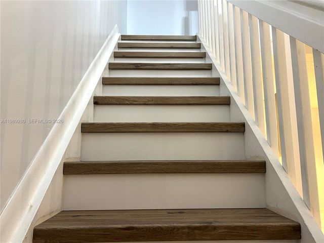 543 Racquet Club Rd 33, Weston, FL 33326