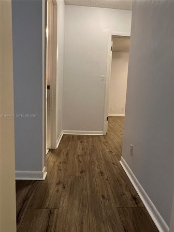 543 Racquet Club Rd 33, Weston, FL 33326