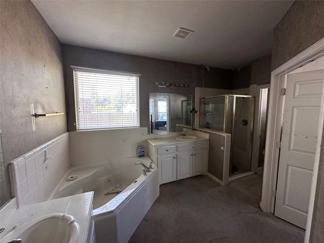 4704 Tearose Trail, Fort Worth, TX 76123