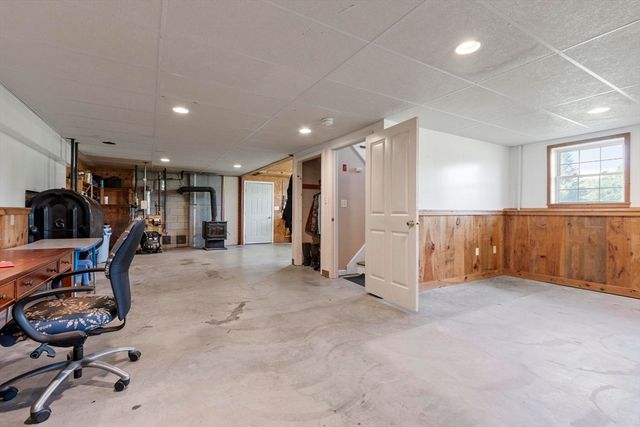 140 Chace Hill Rd, Lancaster, MA 01523