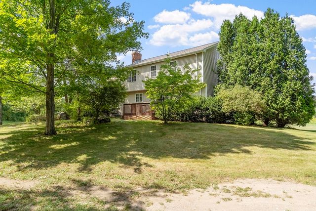 140 Chace Hill Rd, Lancaster, MA 01523
