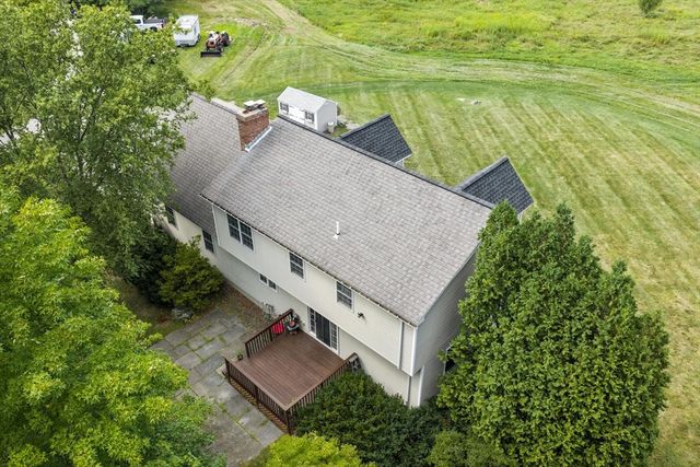 140 Chace Hill Rd, Lancaster, MA 01523