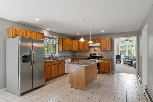 140 Chace Hill Rd, Lancaster, MA 01523