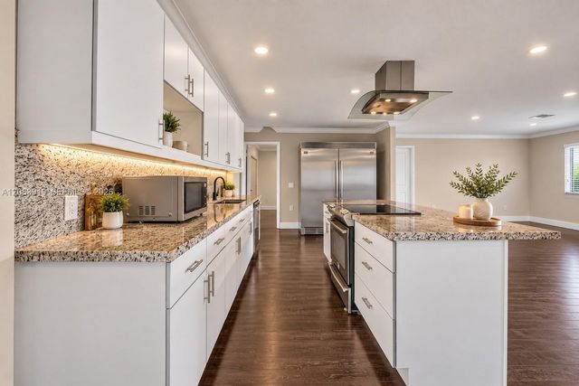 8401 SW 107th Avenue 316E, Miami, FL 33173