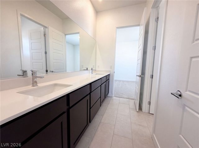 8289 Warbonnet Way, Las Vegas, NV 89113
