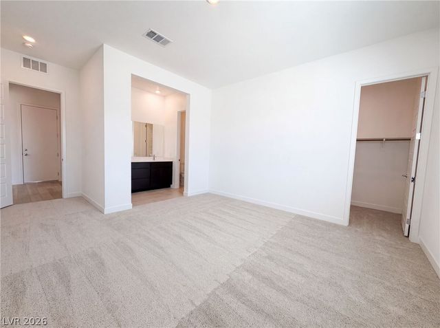 8289 Warbonnet Way, Las Vegas, NV 89113