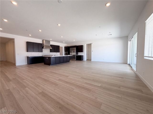 8289 Warbonnet Way, Las Vegas, NV 89113