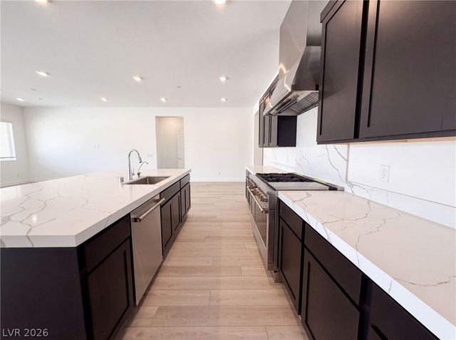 8289 Warbonnet Way, Las Vegas, NV 89113