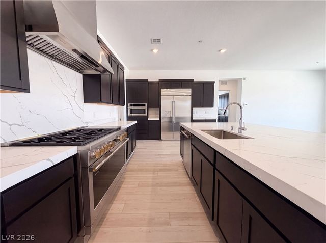 8289 Warbonnet Way, Las Vegas, NV 89113