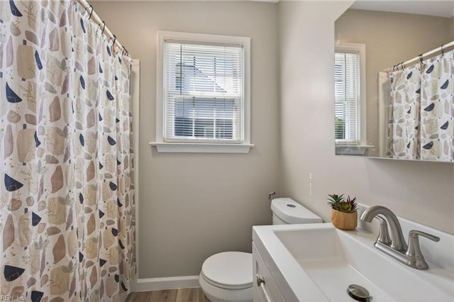 28 Monroe DR, Hampton, VA 23669