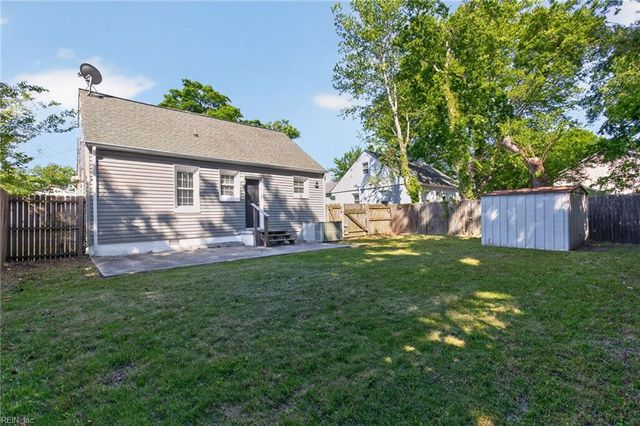 28 Monroe DR, Hampton, VA 23669