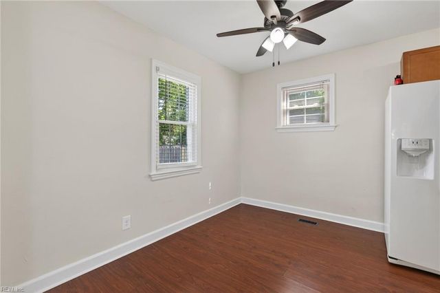 28 Monroe DR, Hampton, VA 23669