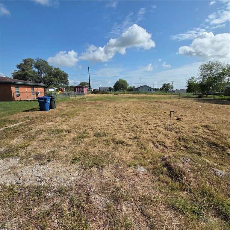 9408 Morrow Dr, Corpus Christi, TX 78410 — photo 2