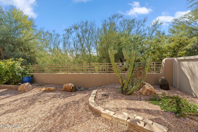 7699 E FLEDGLING Drive, Scottsdale, AZ 85255