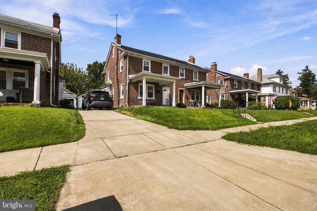 122 W MOWRY ST, CHESTER, PA 19013 — photo 2