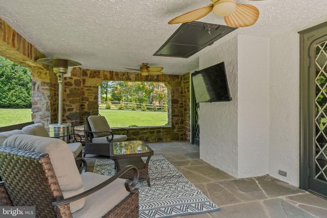 1952 CANTERBURY RD, Abington, PA 19001