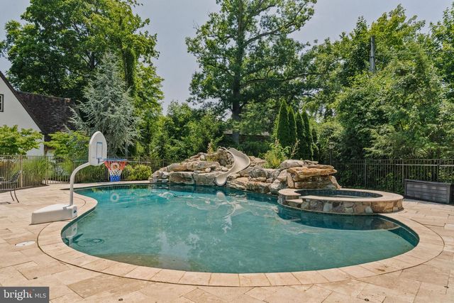 1952 CANTERBURY RD, Abington, PA 19001