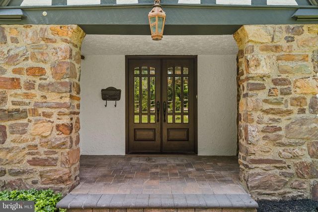 1952 CANTERBURY RD, Abington, PA 19001