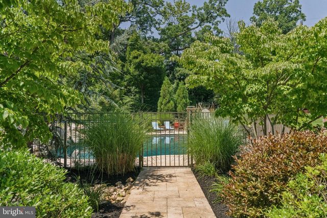 1952 CANTERBURY RD, Abington, PA 19001
