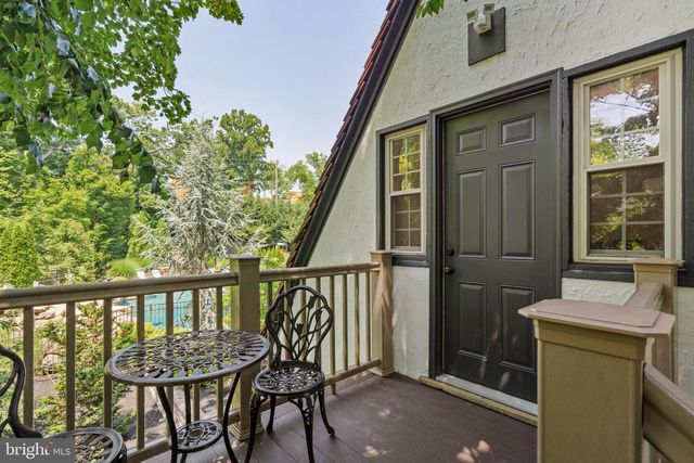 1952 CANTERBURY RD, Abington, PA 19001