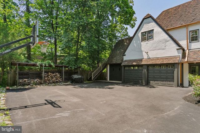 1952 CANTERBURY RD, Abington, PA 19001