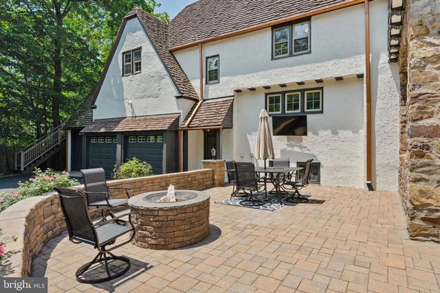 1952 CANTERBURY RD, Abington, PA 19001
