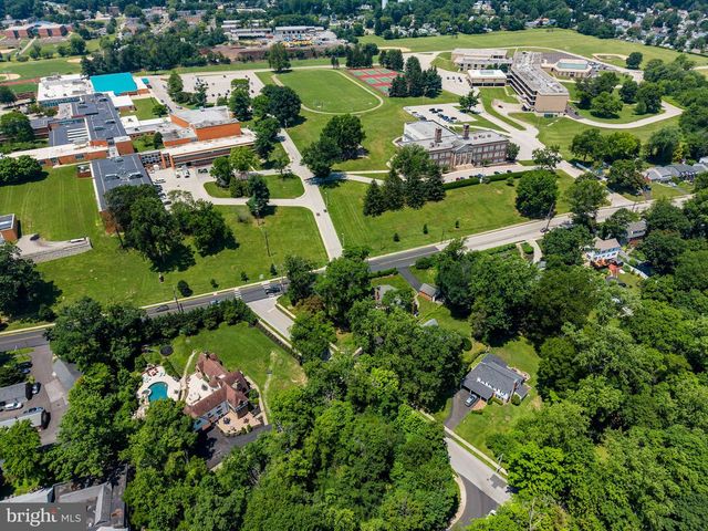 1952 CANTERBURY RD, Abington, PA 19001