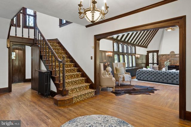 1952 CANTERBURY RD, Abington, PA 19001