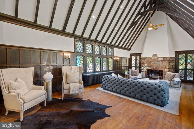 1952 CANTERBURY RD, Abington, PA 19001