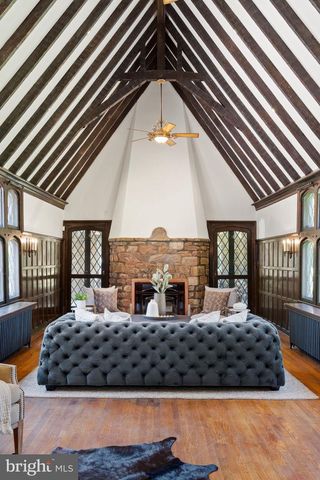 1952 CANTERBURY RD, Abington, PA 19001